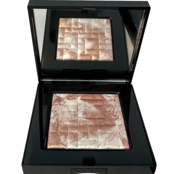 NEW Bobbi Brown Highlighting Powder NIB 0.28 oz/8g Pink Glow - Picture 2 of 7